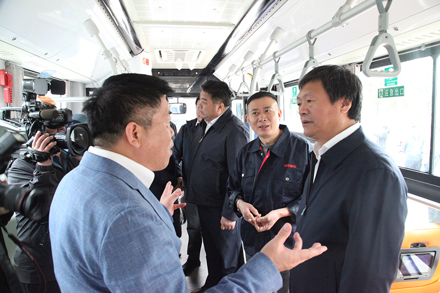 2021年10月19日吉林梅河口政府考察團調研參觀申龍汽車